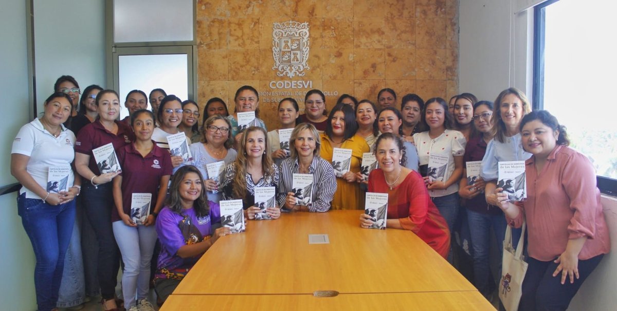 ENTREGAN LA CARTILLA DE DERECHOS DE LAS MUJERES A LAS SERVIDORAS PÚBLICAS DE LA CODESVI