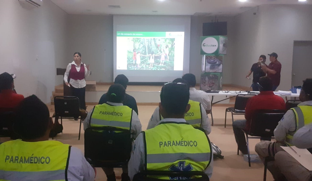 CAPACITAN A PARAMÉDICOS EN PROTOCOLOS DE ATENCIÓN POR MORDEDURA DE SERPIENTE