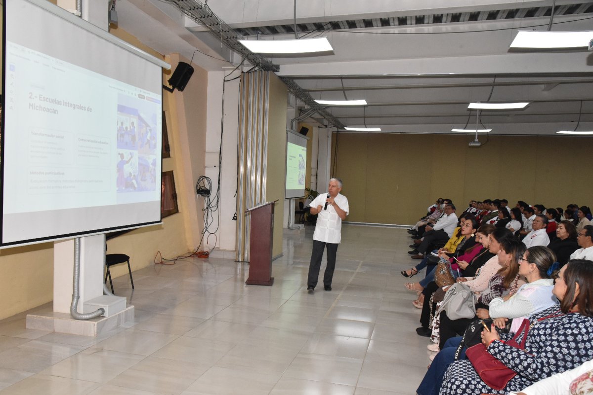LA SEDUC REALIZA CONFERENCIA SOBRE PAULO FREIRE Y LA NUEVA ESCUELA MEXICANA