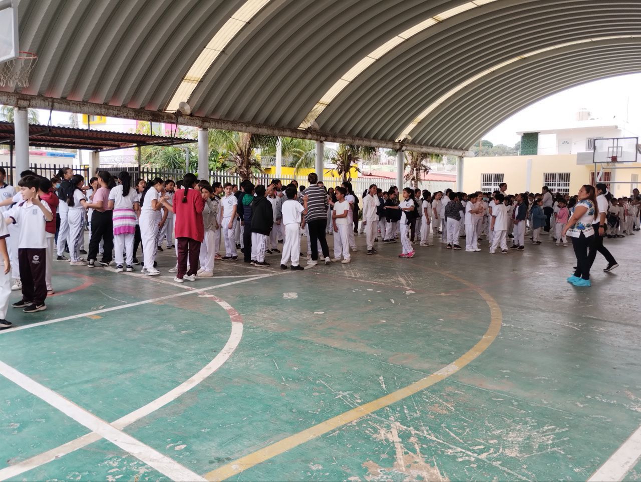 PRIMARIA JUAN ESCUTIA Y SECUNDARIA TÉCNICA #1 SE SUMAN A LA GRAN CLASE DE BOXEO