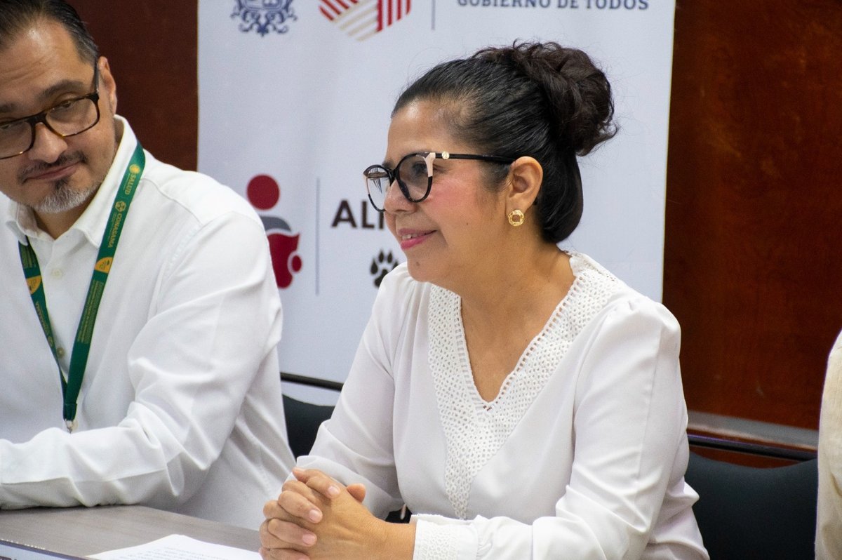 DEVELAN PLACA DEL IEEA COMO ESPACIO 100% LIBRE DE HUMO DE TABACO Y EMISIONES