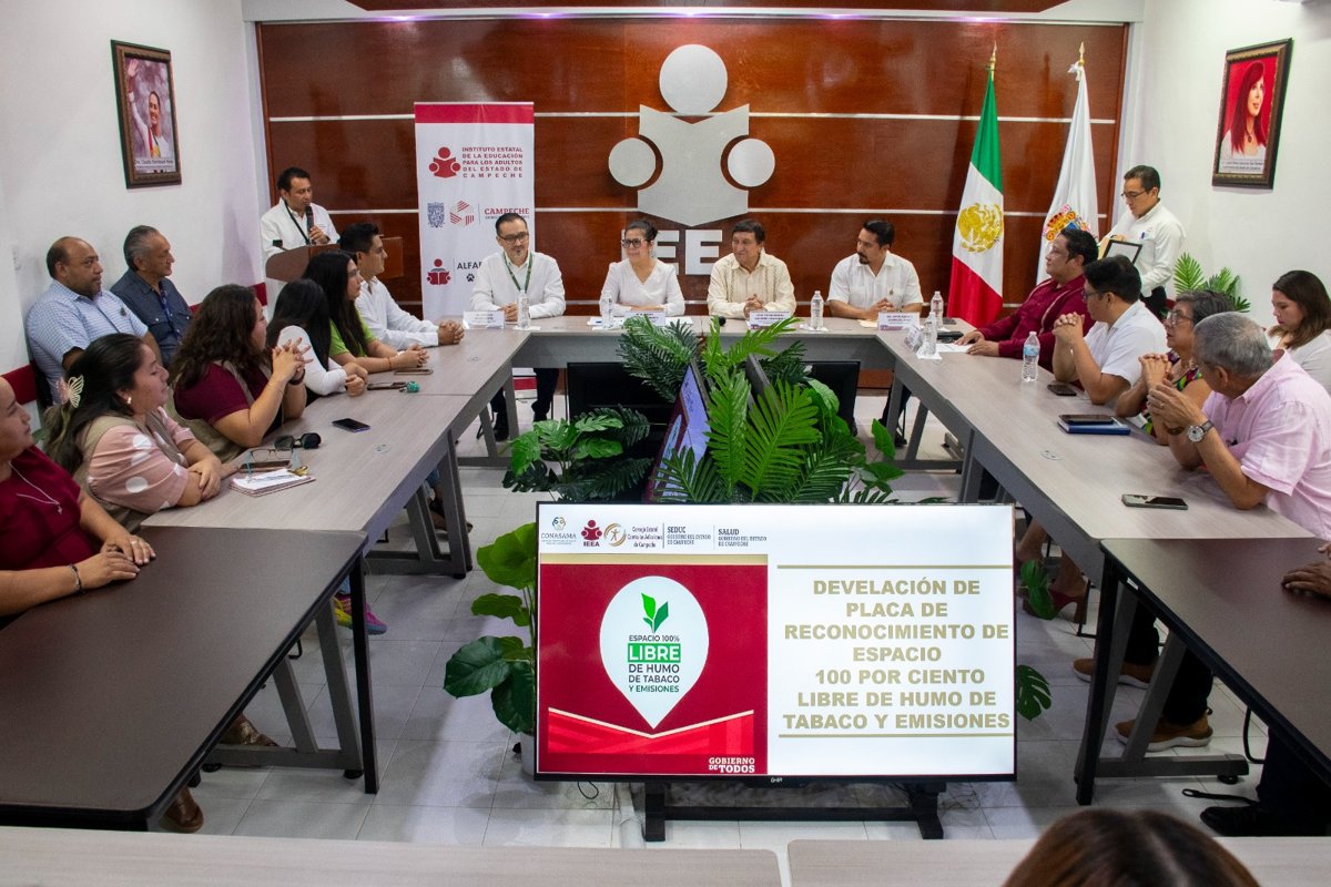 DEVELAN PLACA DEL IEEA COMO ESPACIO 100% LIBRE DE HUMO DE TABACO Y EMISIONES