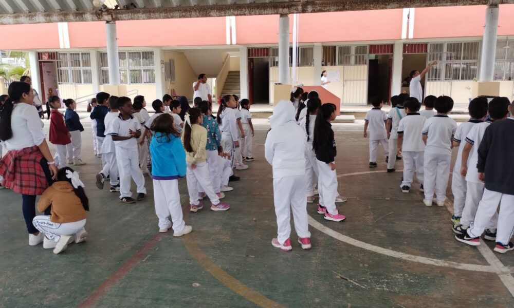 PRIMARIA JUAN ESCUTIA Y SECUNDARIA TÉCNICA #1 SE SUMAN A LA GRAN CLASE DE BOXEO