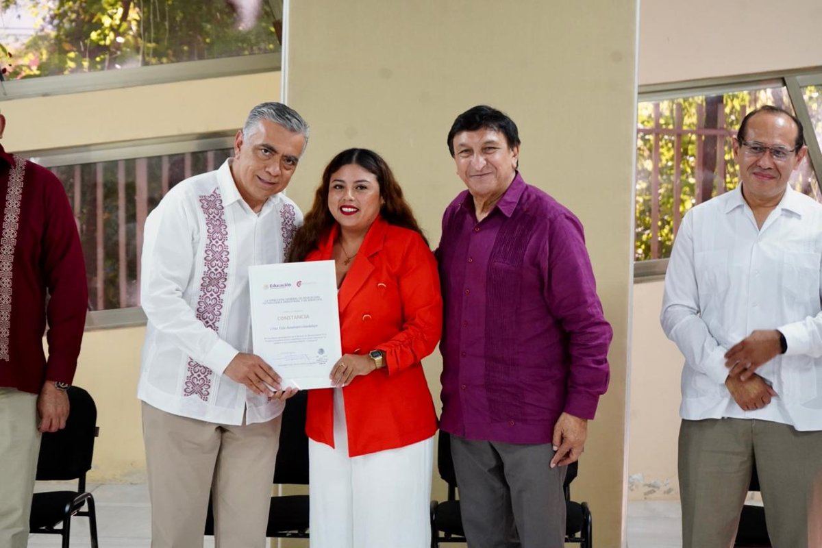 CLAUSURAN REUNIÓN ESTATAL DE DIRECTIVOS DE LA DGETI CAMPECHE