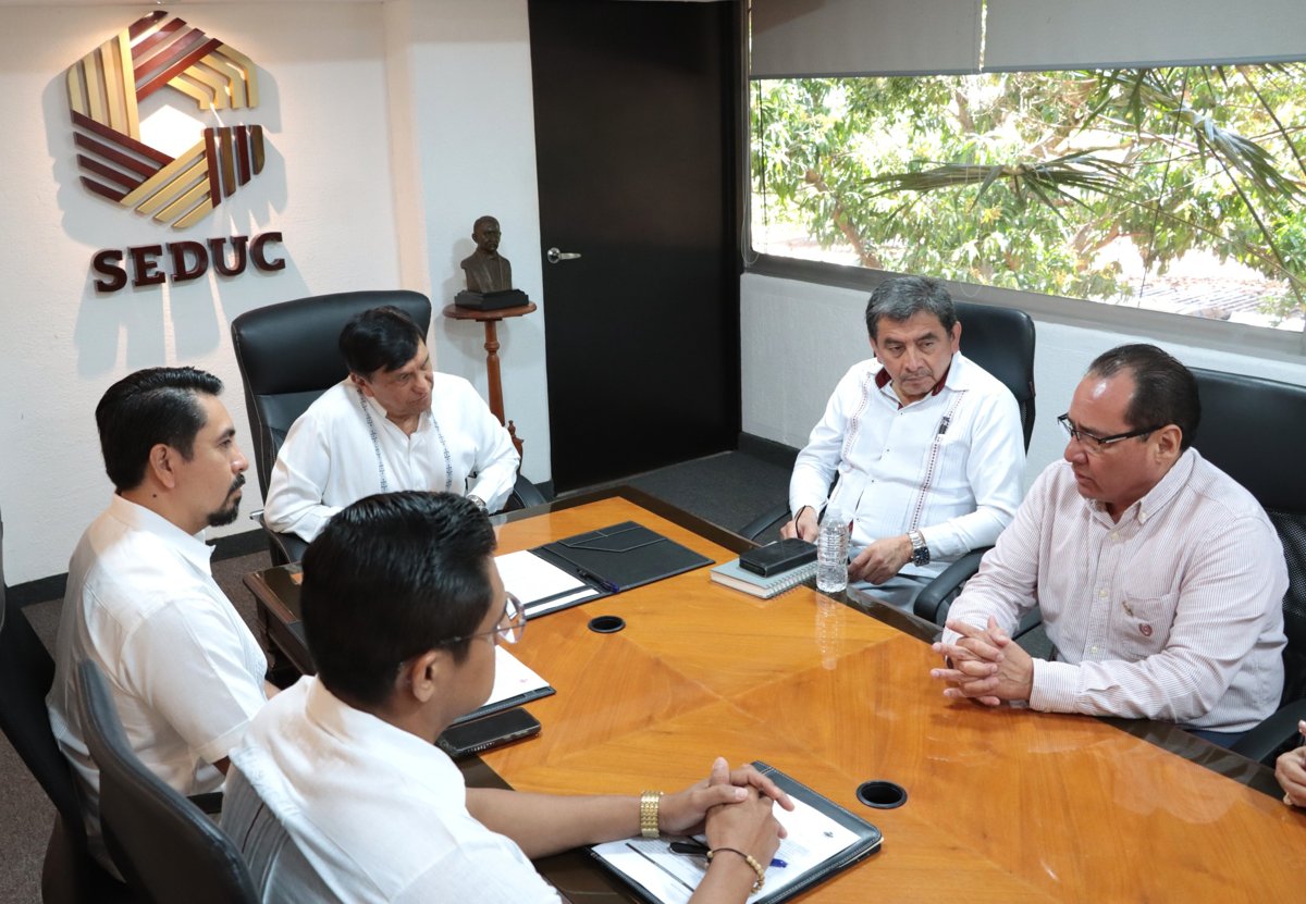 “CONVOCAN A MAESTRAS Y MAESTROS EN SERVICIO ACTIVO A SUMARSE CONTRA EL ANALFABETISMO. ”