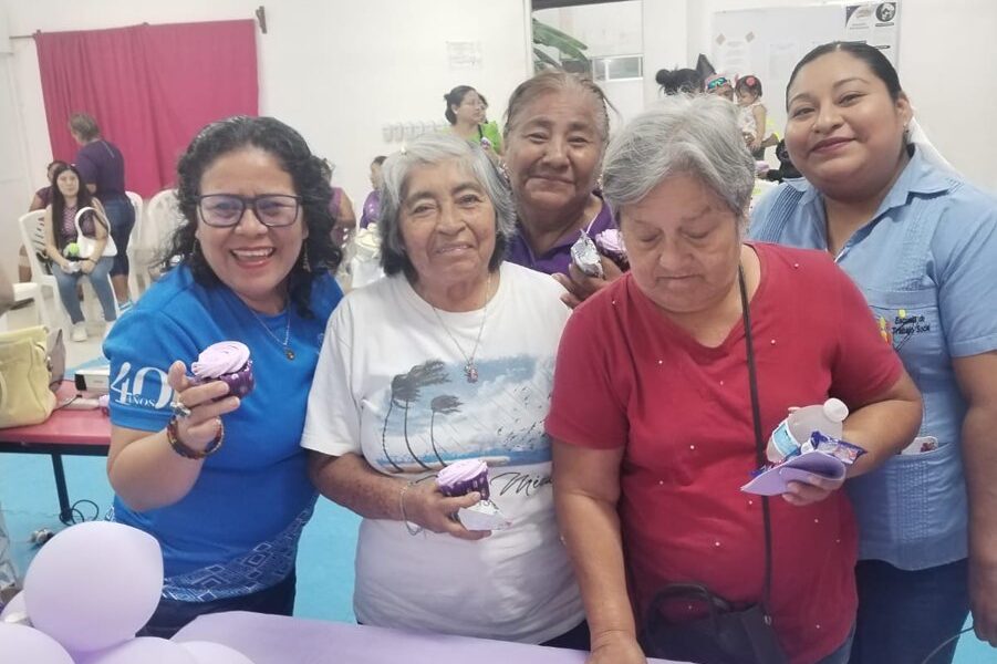 MUJERES FORTALECEN SU CAPACIDAD DE ADAPTACIÓN EN EL TALLER DE RESILIENCIA