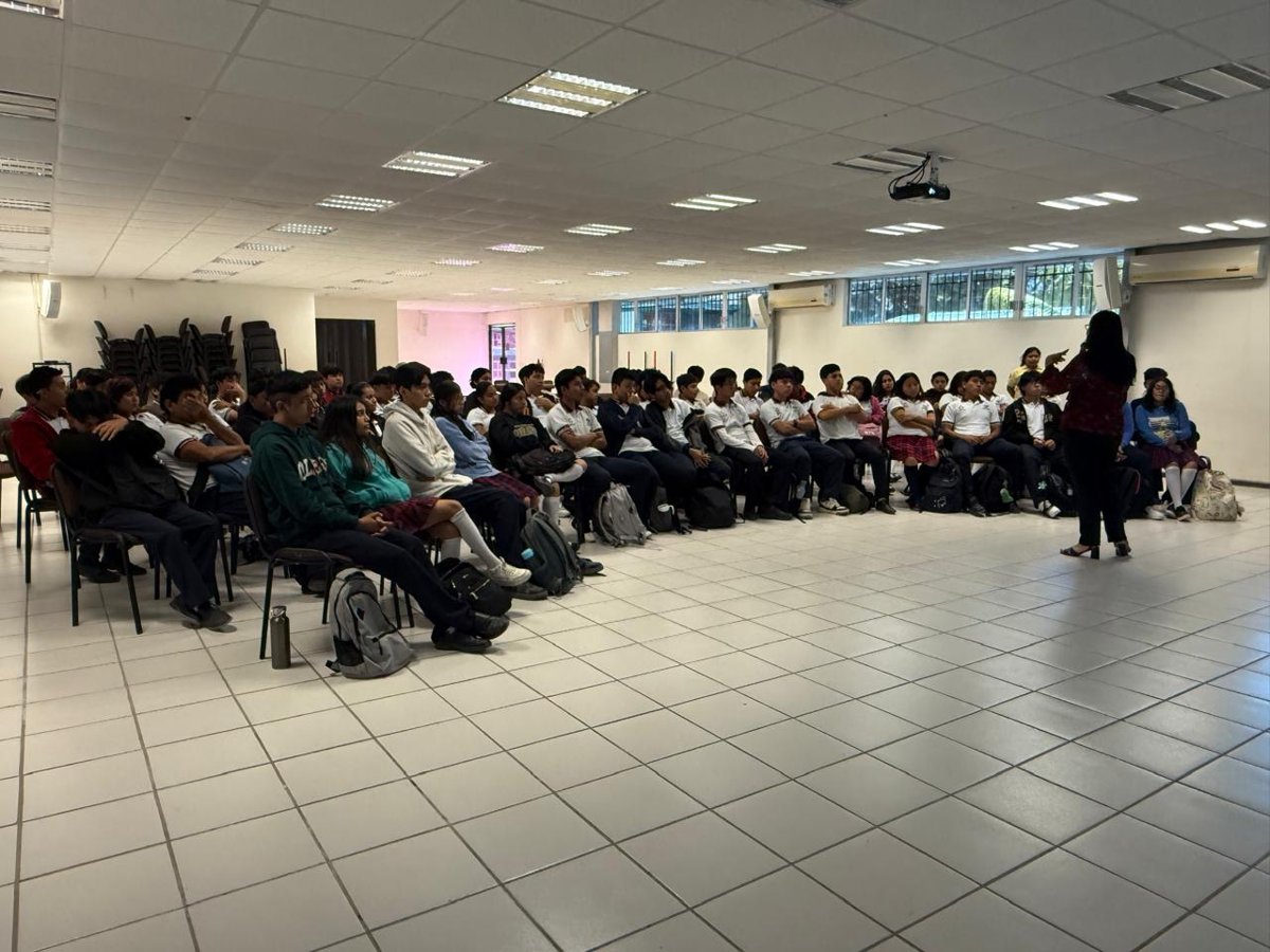 PLÁTICA "SER ÍNTEGRO ESTÁ DE MODA" PLANTEL CAMPECHE
