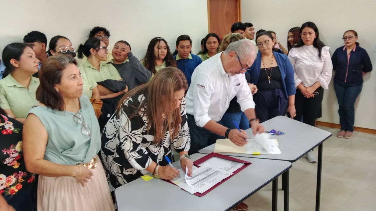 SE REALIZA ACTO DE ENTREGA-RECEPCIÓN DE NUEVAS AULAS EDUCATIVAS EN CAMPUS V DEL INSTITUTO CAMPECHANO