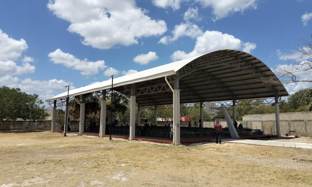 SE INAUGURA DOMO EN CANCHA DE USOS MULTIPLES EN LA ESCUELA SECUNDARIA TECNICA 27