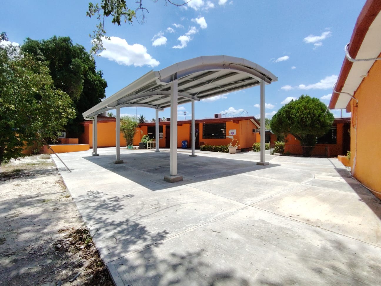 CONCLUYEN OBRAS EN LA ESCUELA PRIMARIA "MARGARITA DE GORTARI DE SALINAS"