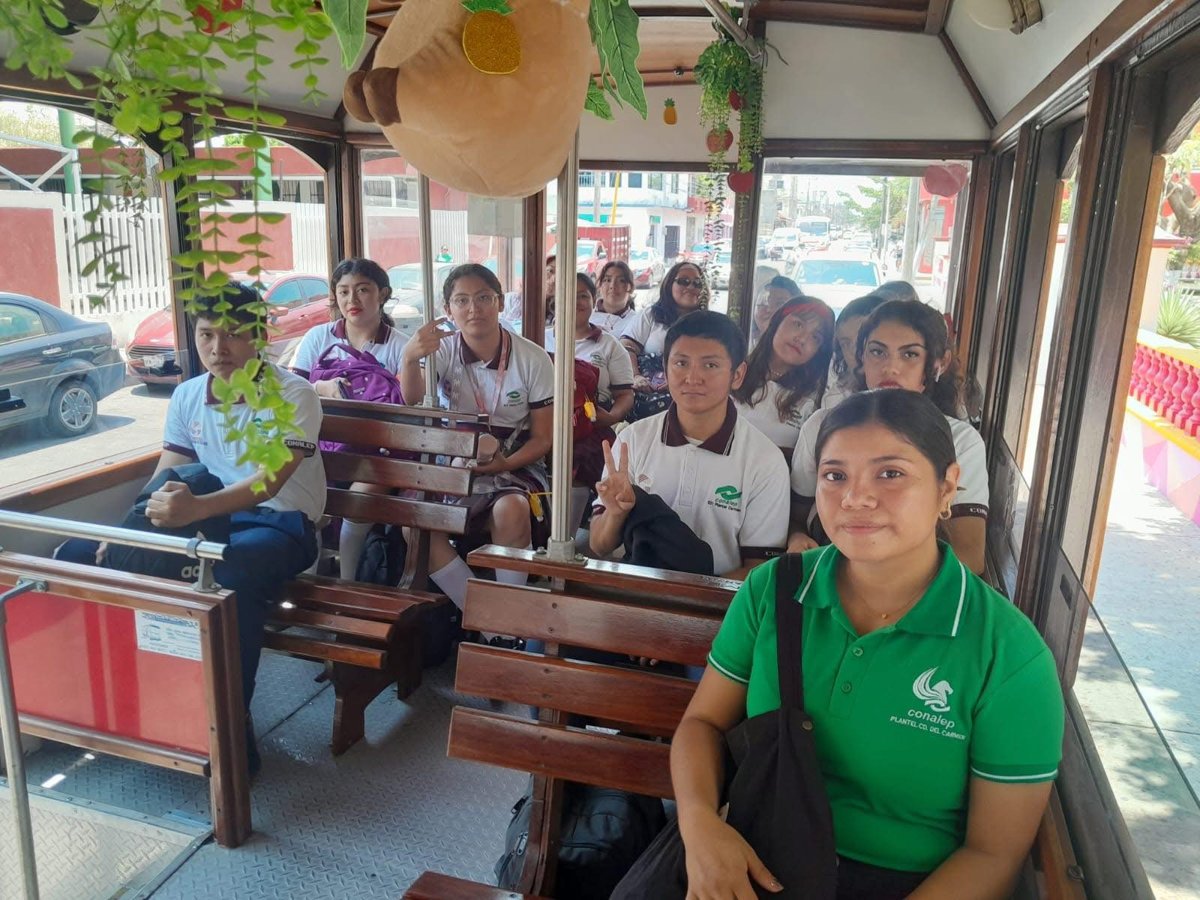 PLANTEL CIUDAD DEL CARMEN DIA INTERNACIONAL DE LA APICULTURA