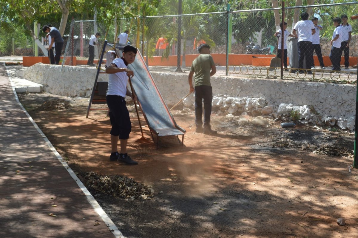PLANTEL DZITBALCHÉ SERVICIO COMUNITARIO