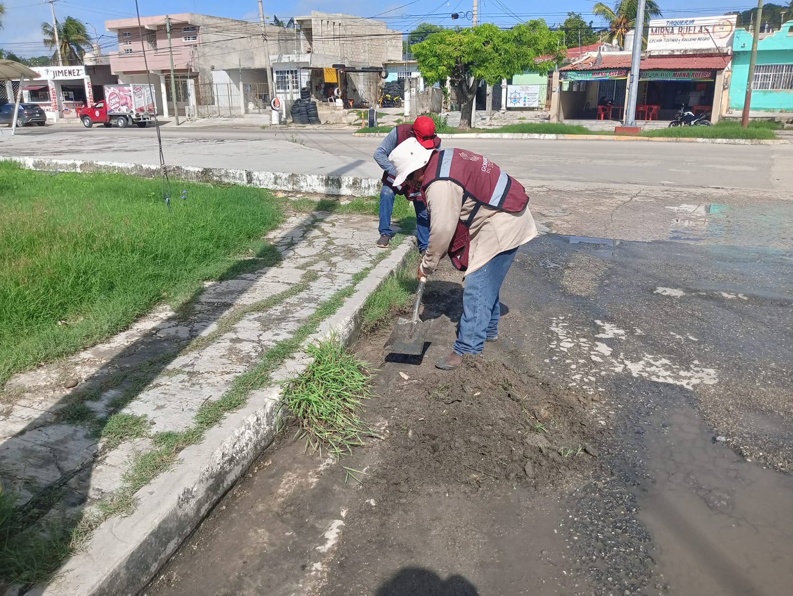 SEDUMOP REALIZA LIMPIEZA DE CALLES Y ALCANTARILLAS
