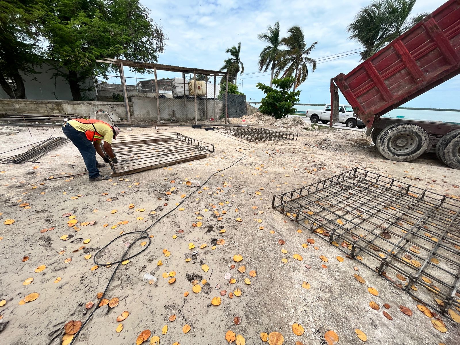 CONSTRUCCIÓN DE CANCHA TECHADA Y PARQUE EN LA LOCALIDAD DE SABANCUY, CARMEN