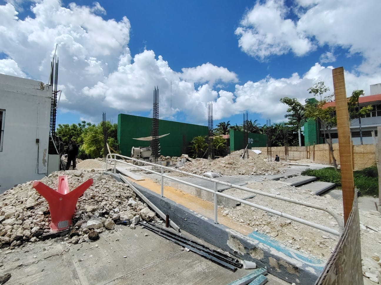 Avance de Construcción de Nuevos Servicios Sanitarios y Rehabilitación de la