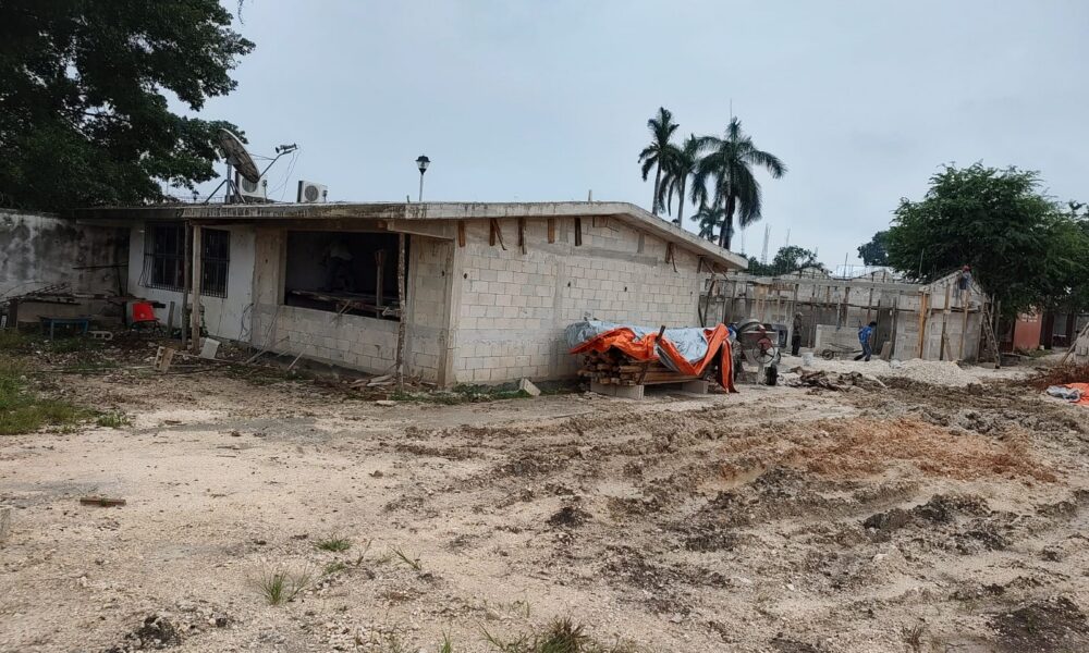 REALIZA INIFEEC TRABAJOS DE CONSTRUCCIÓN EN LA ESCUELA PRIMARIA JOSÉ MARÍA MORELES Y PAVÓN EN ESCÁRCEGA