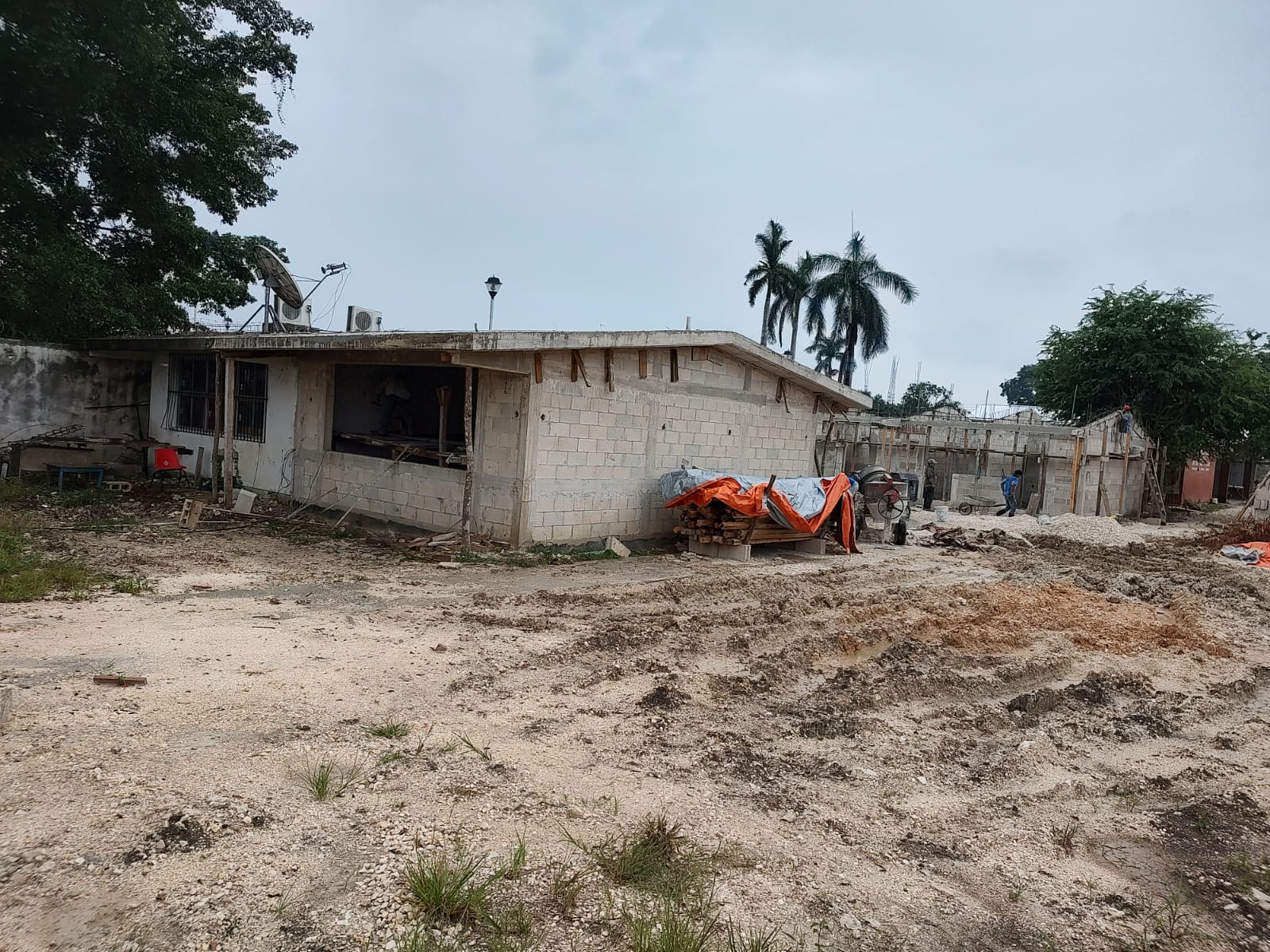 REALIZA INIFEEC TRABAJOS DE CONSTRUCCIÓN EN LA ESCUELA PRIMARIA JOSÉ MARÍA MORELES Y PAVÓN EN ESCÁRCEGA