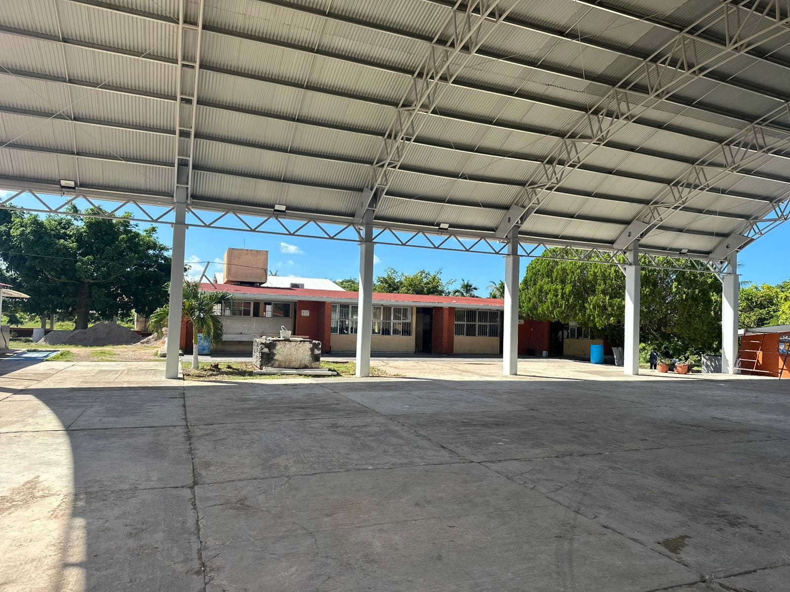 Nueva Techumbre para la Cancha de Usos Múltiples de la Escuela Secundaria