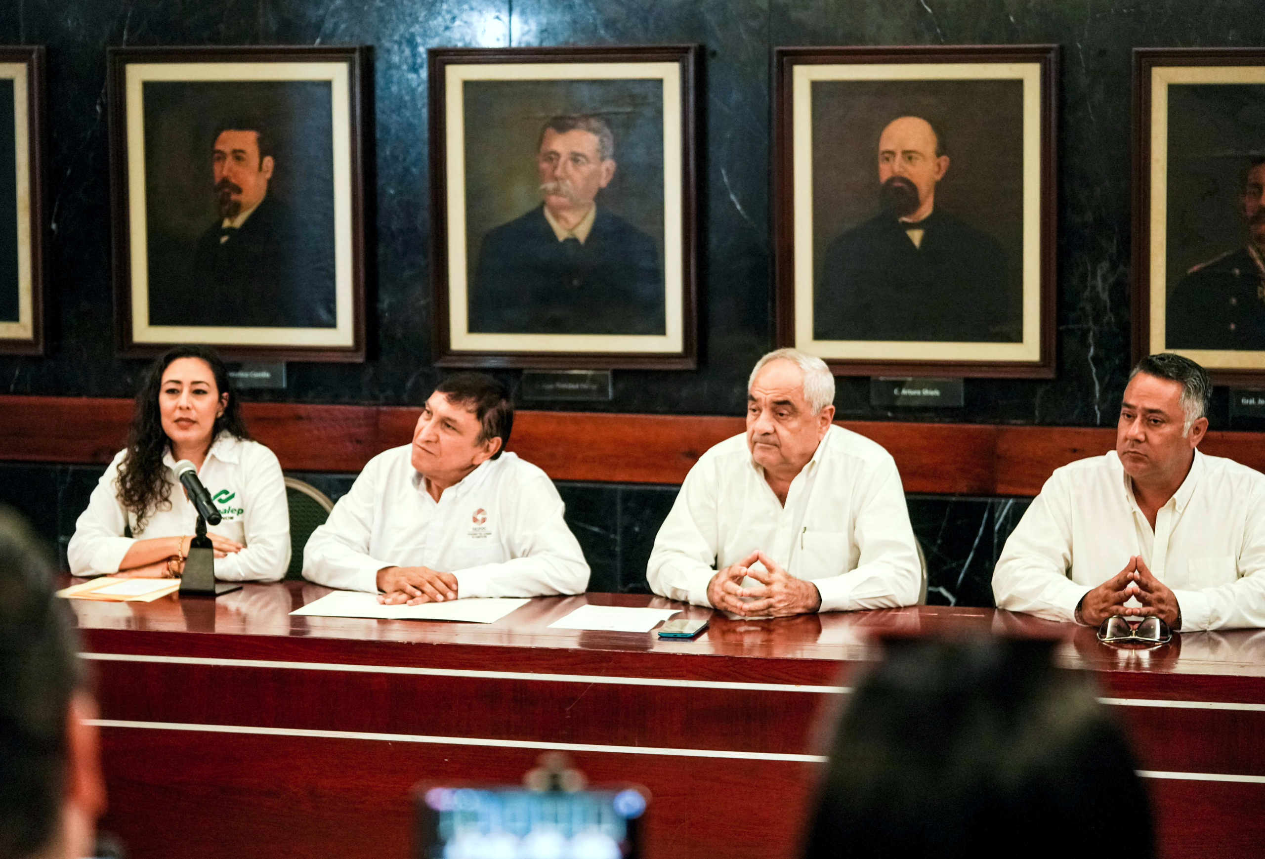 PLANTEL CAMPECHE SENSIBILIZACON Y RECOLECTA PET SEMANA CONALEP EN LA COMUNIDAD FORMANDO ALUMNOS CON COMPROMISO Y RESPONSABILIDAD SOCIAL APOYO A LA COMUNIDAD POR PARTE DE LA COMUNIDAD ESTUDIANTIL