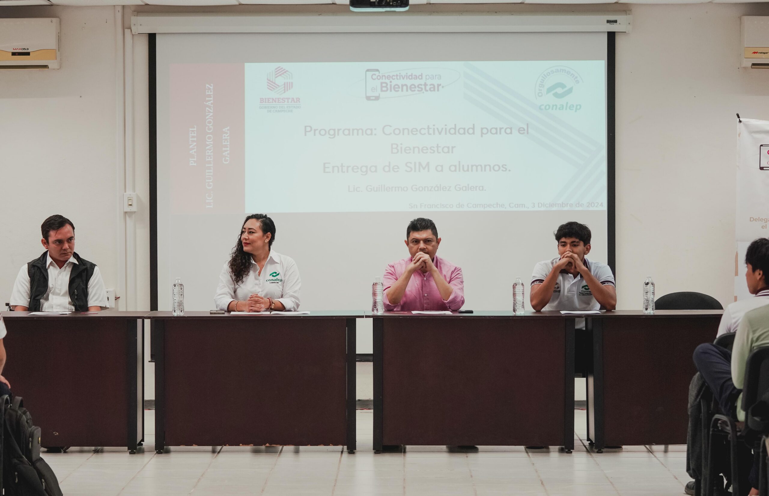 ENTREGA DE SIMS PROGRAMA CONECTIVIDAD PARA EL BIENESTAR PLANTEL GUILLERMO GONZÁLEZ GALERA ENTREGA DE SIMS DEL PROGRAMA "CONECTIVIDAD PARA EL BIENESTAR" BENEFICIADOS 400 ALUMNOS OBJETIVO REDUCIR LA BRECHA DIGITAL, MEDIANT