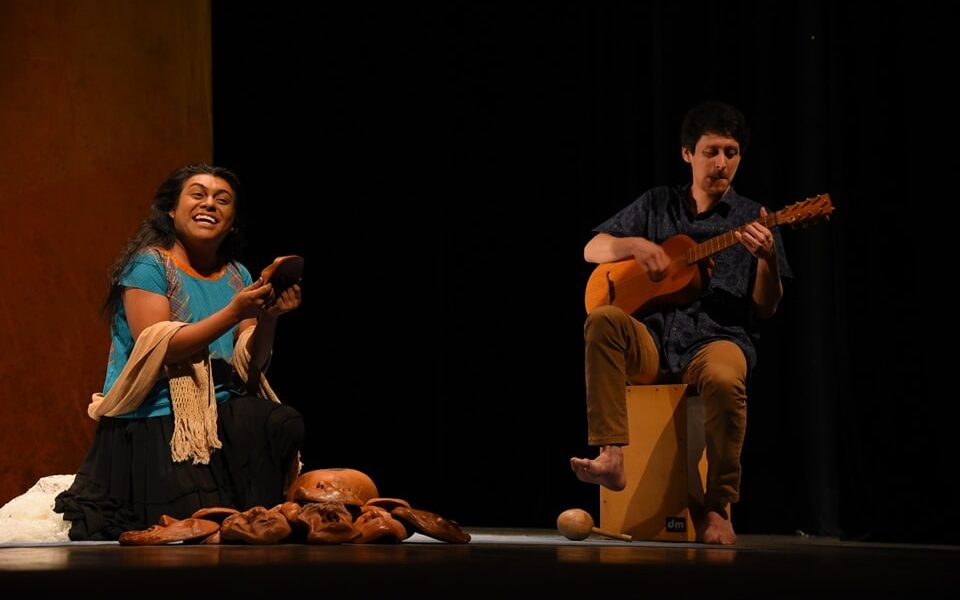 PÚBLICO OVACIONA LA PUESTA EN ESCENA “ANDARES” EN EL FESTIVAL INTERNACIONAL DEL CENTRO HISTÓRICO DE CAMPECHE (FICH) 2024