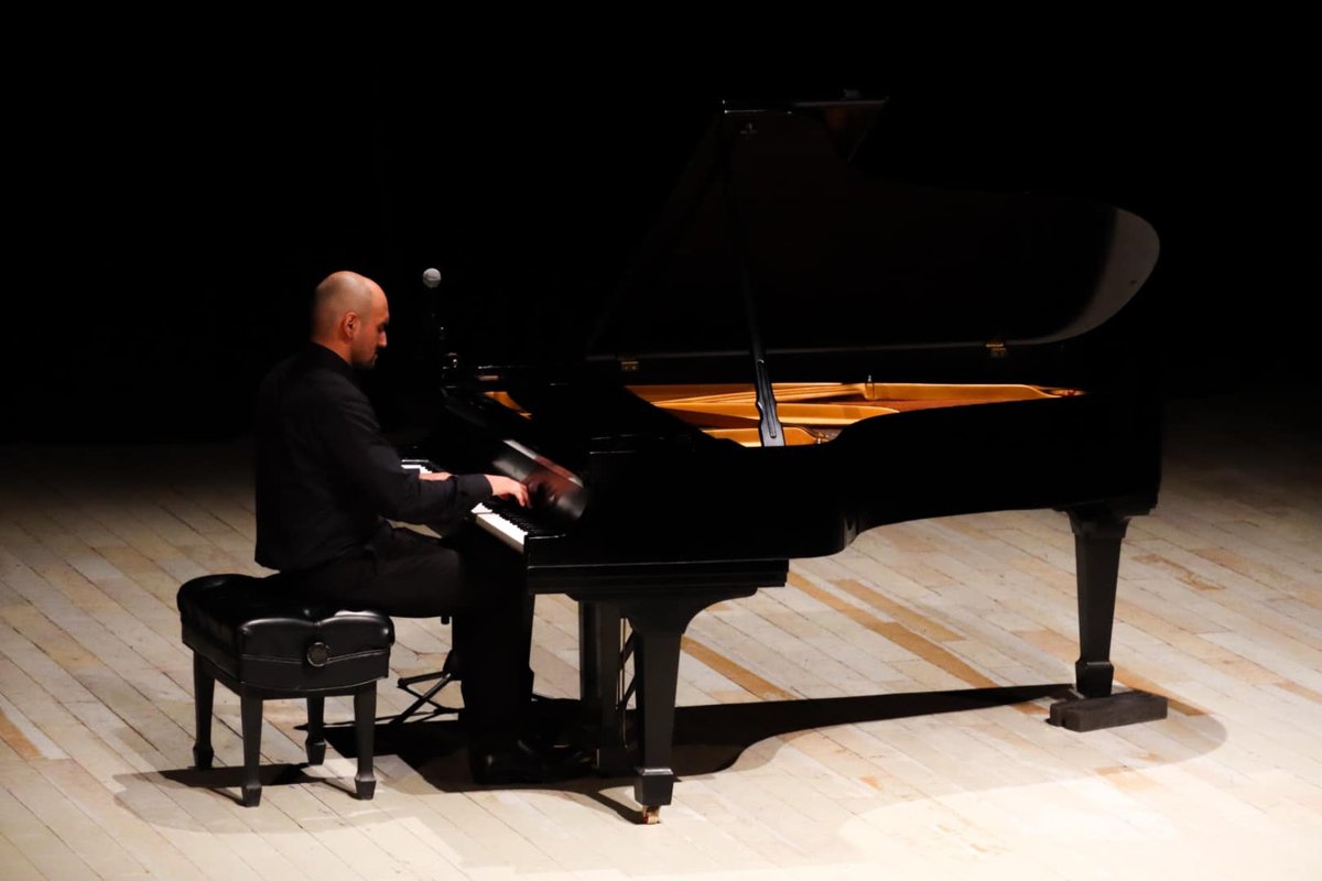 CON UN EXTRAORDINARIO RECITAL DE PIANO, EL TEATRO DE LA CIUDAD FRANCISCO DE PAULA TORO REABRIÓ EL TELÓN EN ESTE 2025