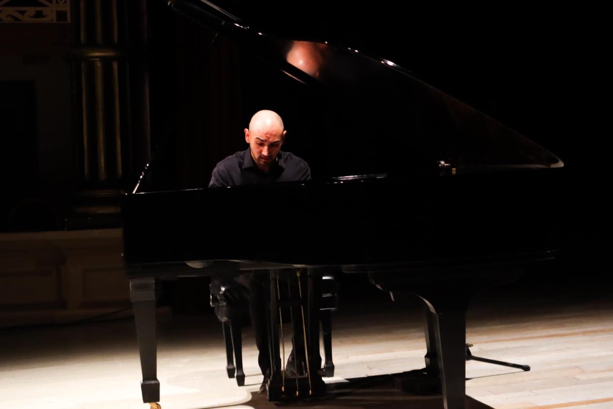CON UN EXTRAORDINARIO RECITAL DE PIANO, EL TEATRO DE LA CIUDAD FRANCISCO DE PAULA TORO REABRIÓ EL TELÓN EN ESTE 2025