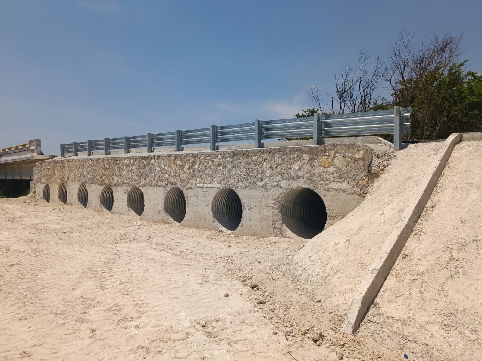 MANTENIMIENTO DE ACCESO A PUENTE