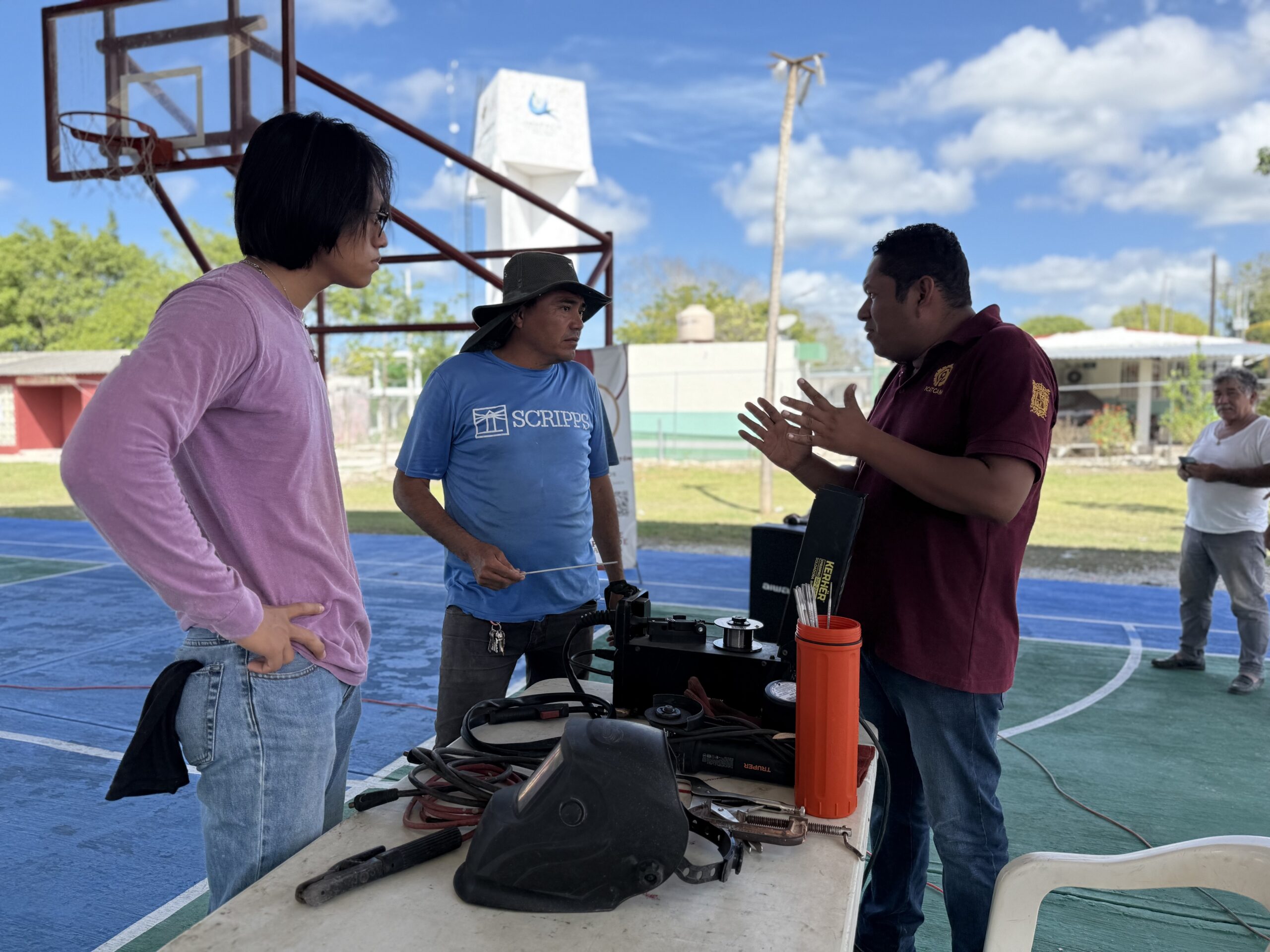 EL ICAT PLANTEL CHAMPOTÓN REALIZA ACTIVIDAD DE SERVICIO COMUNITARIO EN LA COMUNIDAD DE MOQUEL