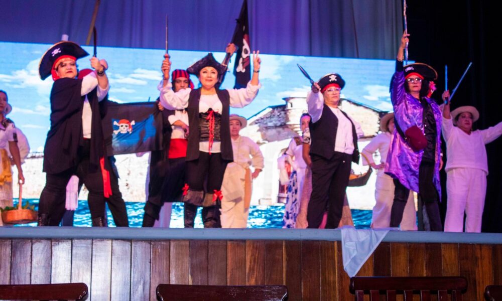 MAESTRAS DEL PREESCOLAR CENDI ISSSTECAM PARTICIPAN EN PUESTA EN ESCENA
