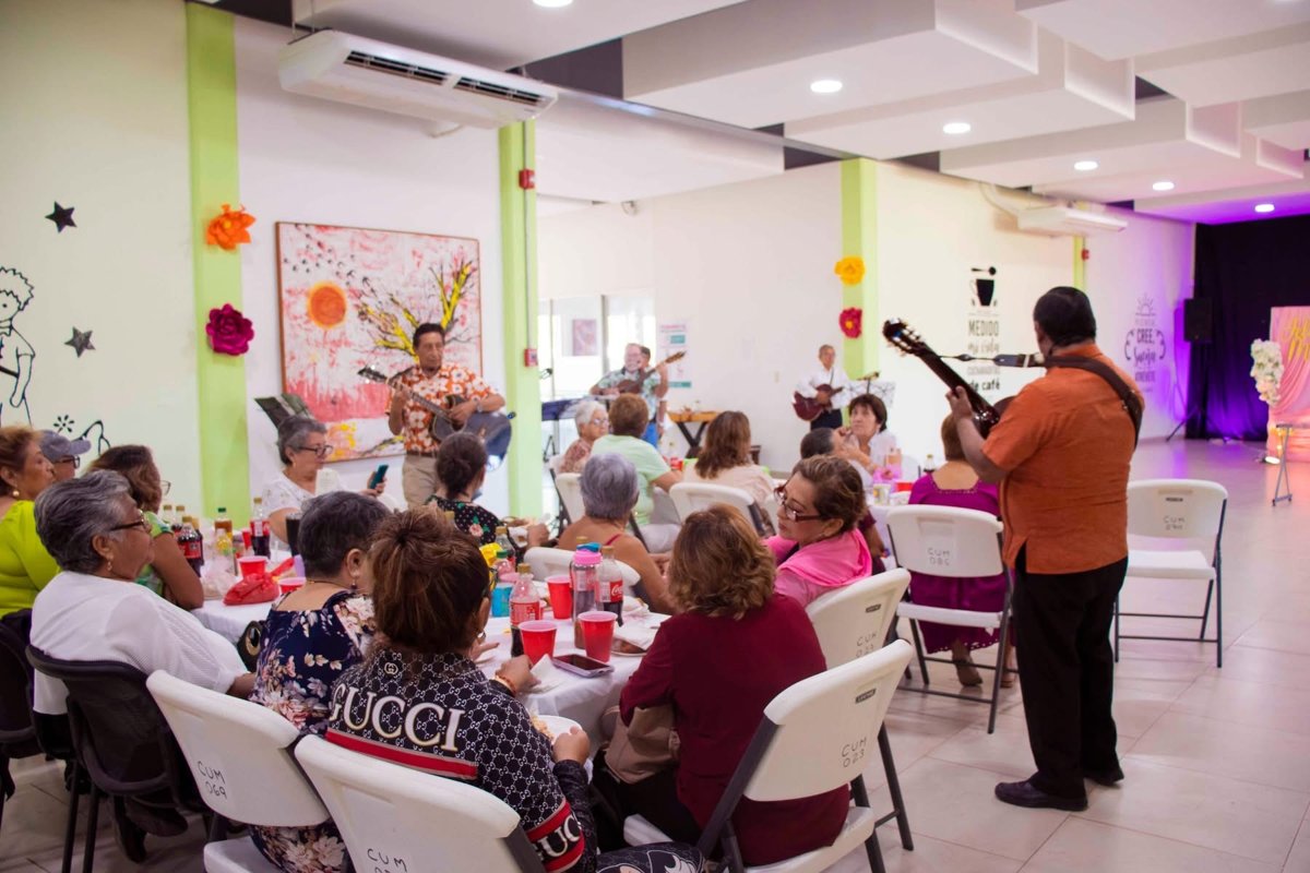 CELEBRACIÓN A LAS MADRES EN CIAM ISSSTECAM