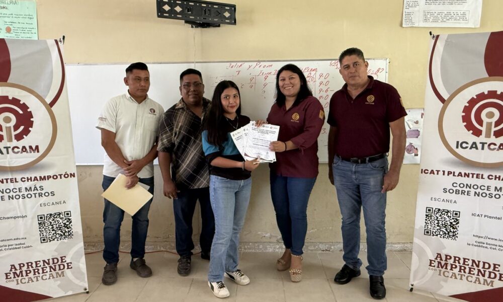 EL ICAT PLANTEL CHAMPOTÓN ENTREGA CONSTANCIAS A ESTUDIANTES DE LA TELESECUNDARIA NO. 8 EN SAN PABLO PIXTÚN