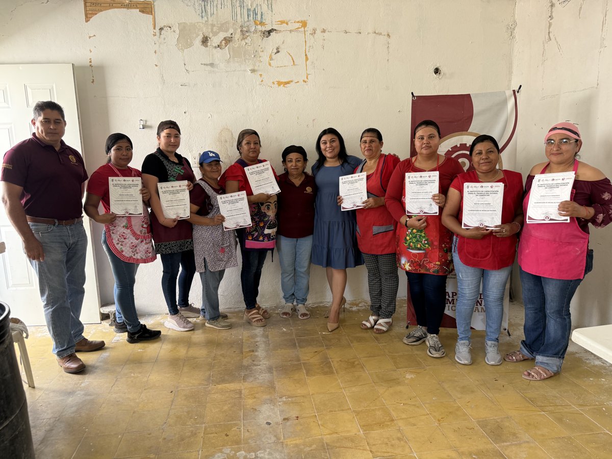 EL ICAT PLANTEL CHAMPOTÓN ENTREGA CONSTANCIAS EN LA COMUNIDAD “LEY FEDERAL DE REFORMA AGRARIA” DEL MUNICIPIO