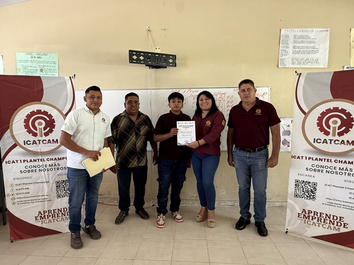 EL ICAT PLANTEL CHAMPOTÓN ENTREGA CONSTANCIAS A ESTUDIANTES DE LA TELESECUNDARIA NO. 8 EN SAN PABLO PIXTÚN