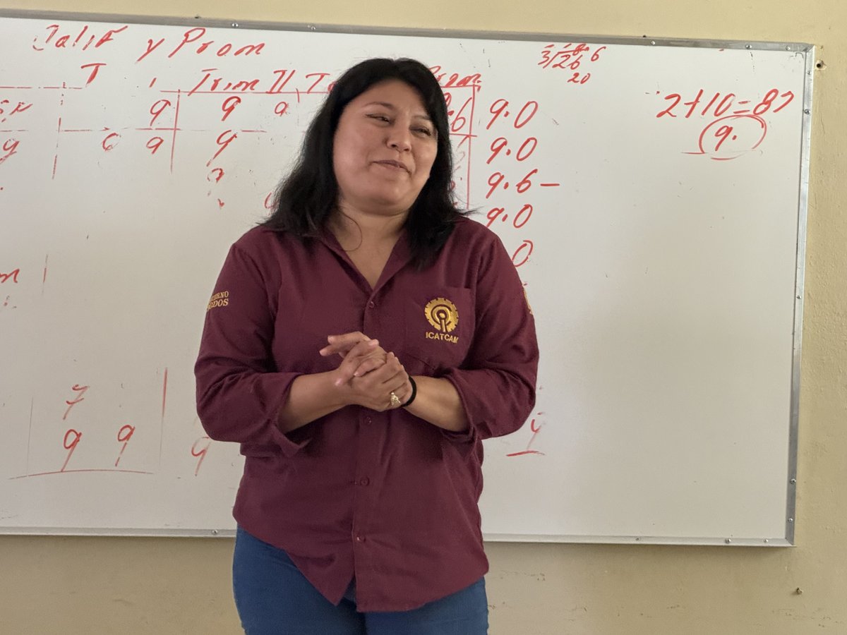 EL ICAT PLANTEL CHAMPOTÓN ENTREGA CONSTANCIAS A ESTUDIANTES DE LA TELESECUNDARIA NO. 8 EN SAN PABLO PIXTÚN