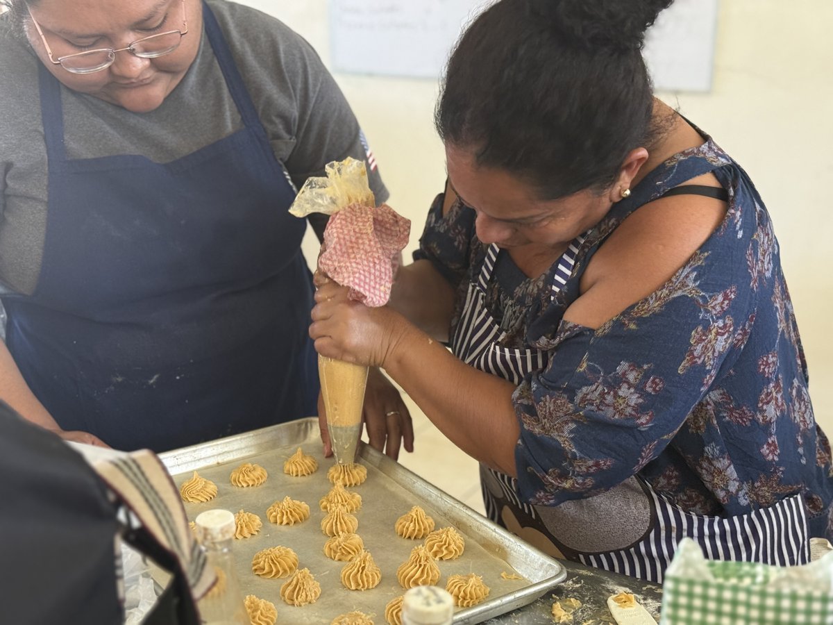 ICATCAM ENTREGA 15 CONSTANCIAS A ALUMNAS DE LOS CURSOS DE REPOSTERÍA EN EL PLANTEL CHAMPOTÓN