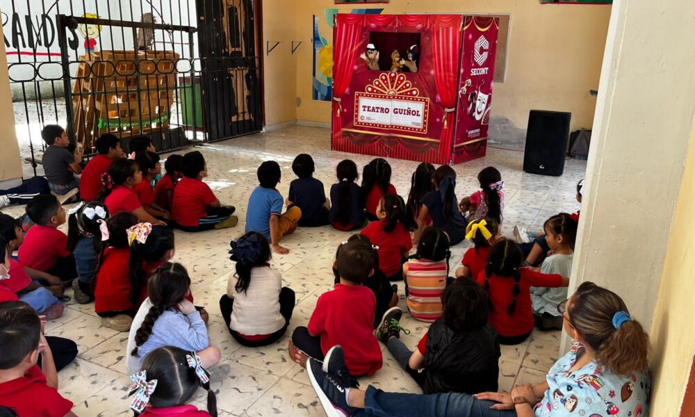 HUGO EL JAGUAR VISITA A NIÑOS DE PREESCOLAR