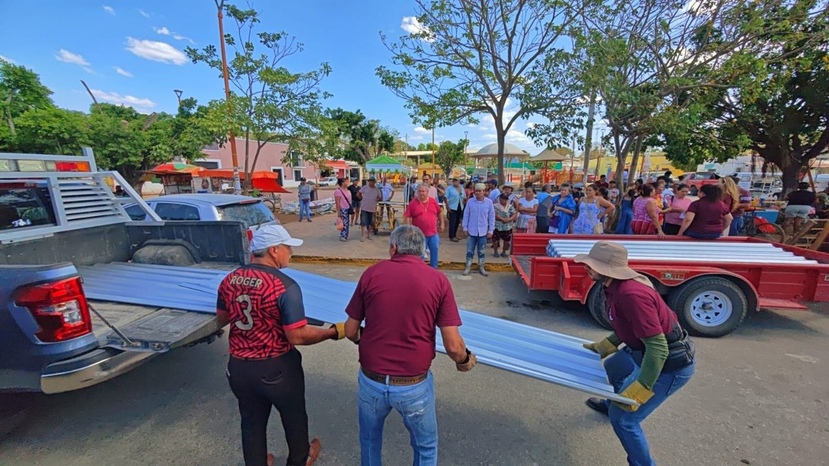 CONTINÚA LA ENTREGA DE LÁMINAS A BAJO COSTO EN EL MUNICIPIO DE CAMPECHE