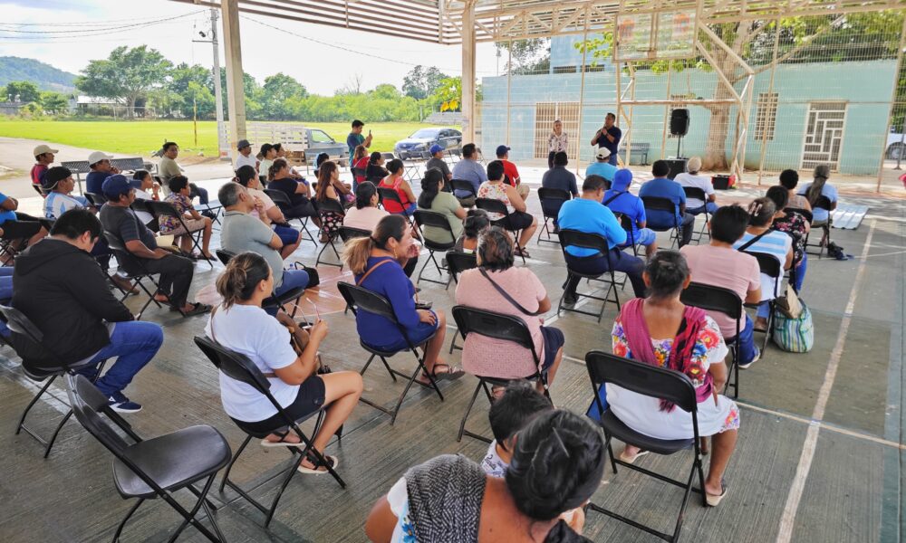 ENTREGAN LÁMINAS EN LAS LOCALIDADES DE POMUCH, SANTA CRUZ, POCBOC Y LA CABECERA DEL MUNICIPIO DE HECELCHAKÁN