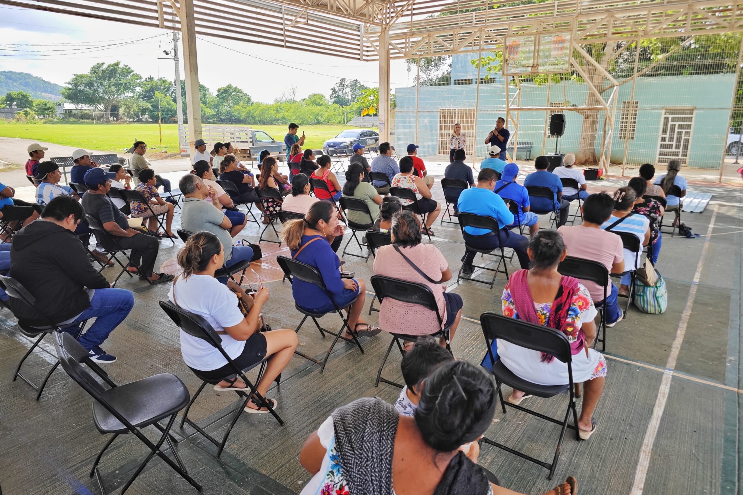 ENTREGAN LÁMINAS EN LAS LOCALIDADES DE POMUCH, SANTA CRUZ, POCBOC Y LA CABECERA DEL MUNICIPIO DE HECELCHAKÁN