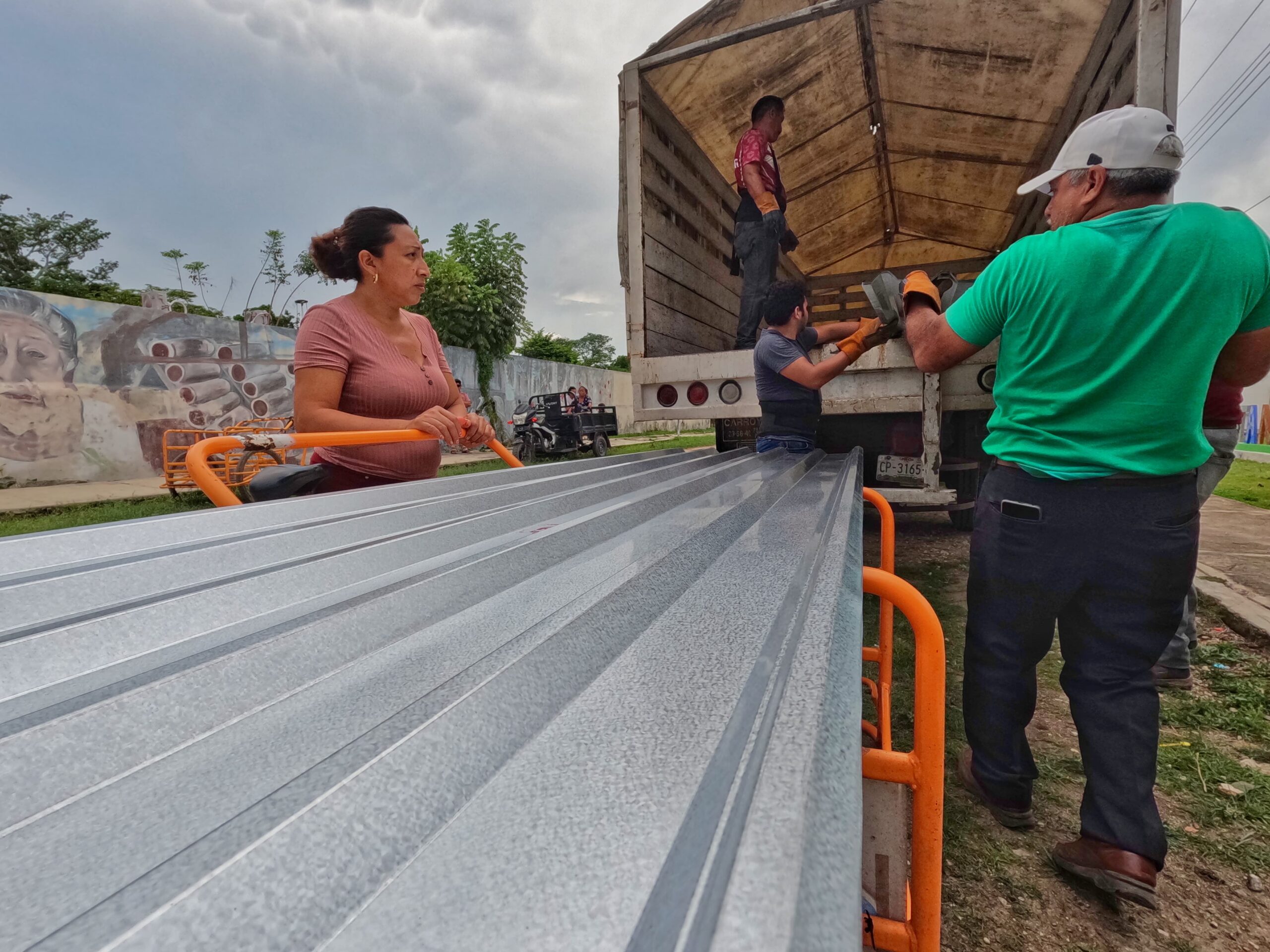 BENEFICIAN CON LÁMINAS A BAJO COSTO A JEFAS DE FAMILIA
