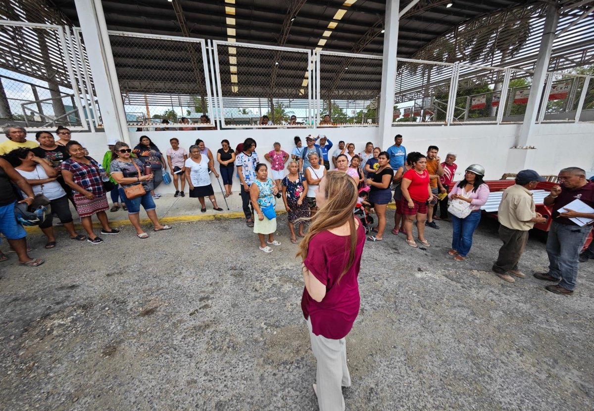 LLEVAN EL PROGRAMA DE LAMINAS A BAJO COSTO A LA COLONIA MORELOS