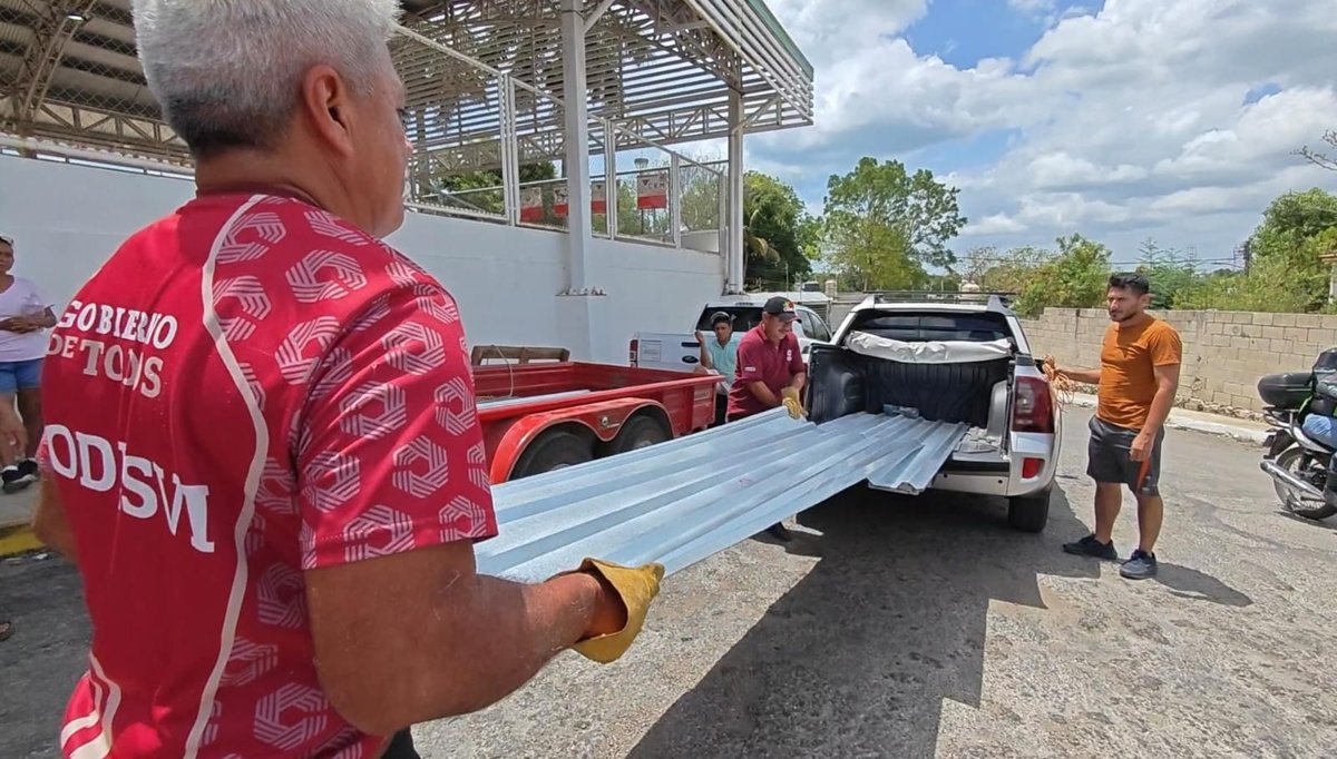 LLEVAN EL PROGRAMA DE LAMINAS A BAJO COSTO A LA COLONIA MORELOS