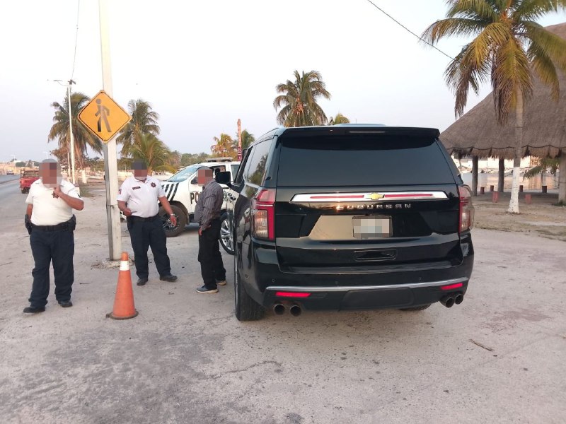 POLICÍA MUNICIPAL DE CHAMPOTÓN RECUPERA VEHÍCULO CON REPORTE DE ROBO