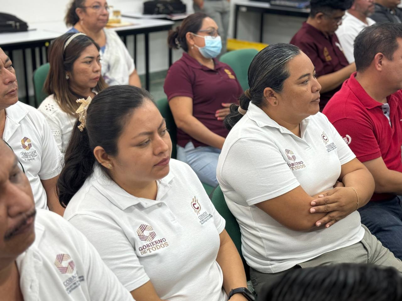 REUNIÓN DE DIRECTORES DE LOS 37 CENTROS EDUCATIVOS DEL COBACAM