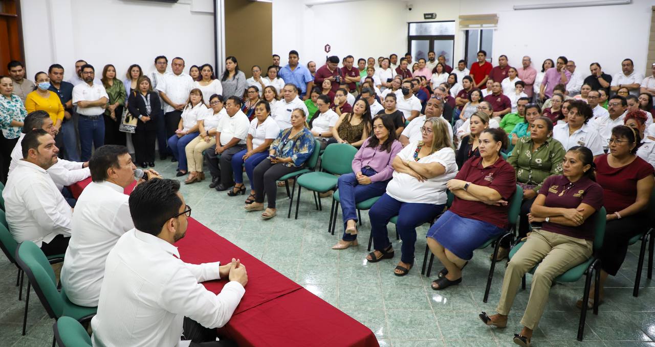 “PONER A LAS JUVENTUDES AL CENTRO DE LA EDUCACIÓN”: CÉSAR GONZÁLEZ