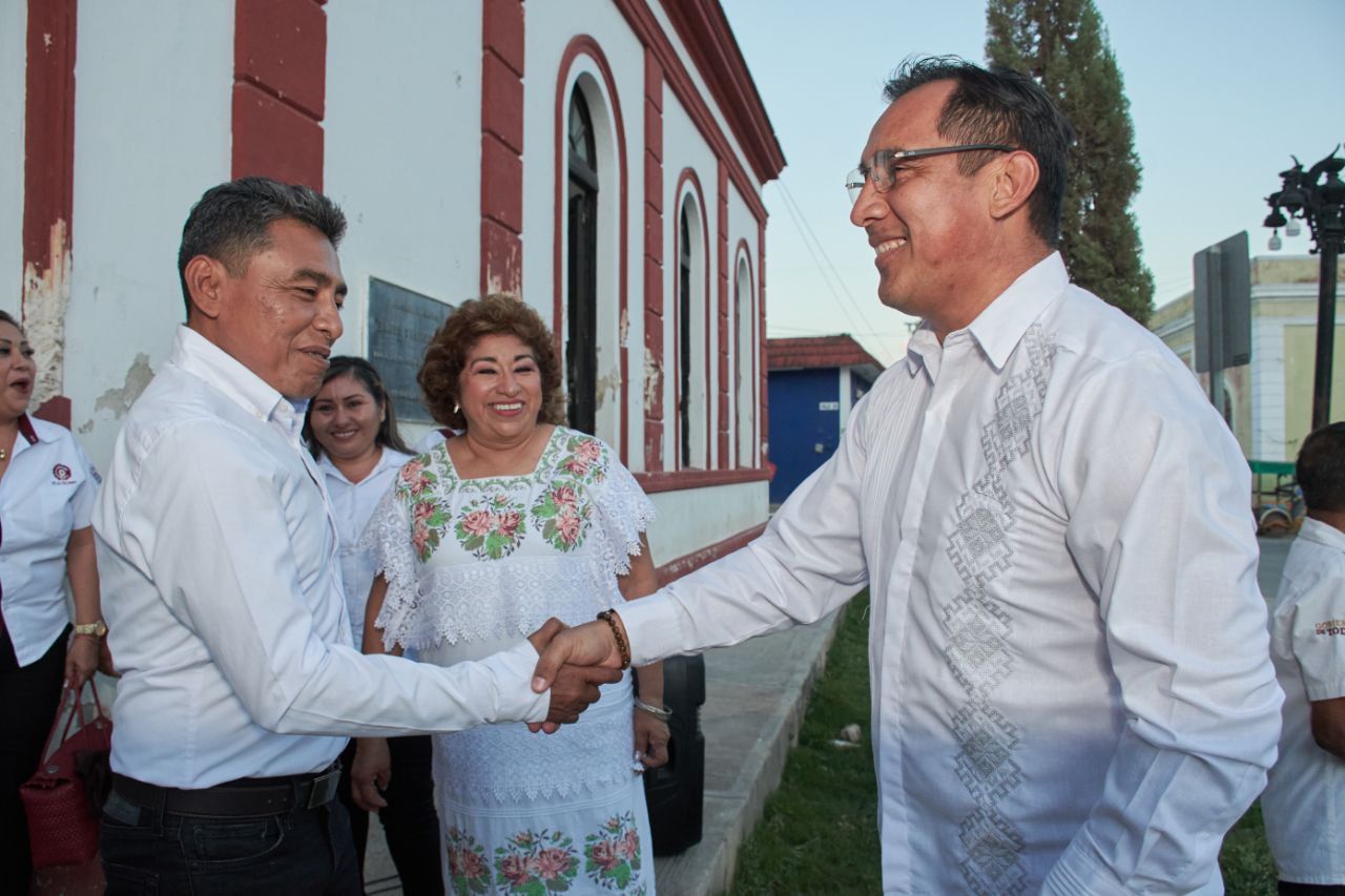 ICATCAM REALIZA ENTREGA DE CONSTANCIAS A ALUMNOS QUE FINALIZARON EXITOSAMENTE CURSOS EN EL ICAT ACCIÓN MÓVIL DZITBALCHÉ