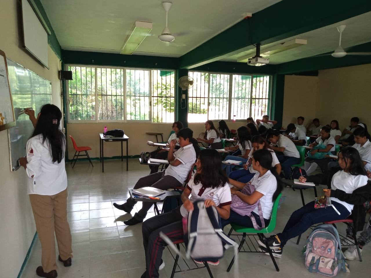 BENEFICIARÁ “LA ESCUELA ES NUESTRA” A 19 CENTROS EDUCATIVOS DEL COBACAM