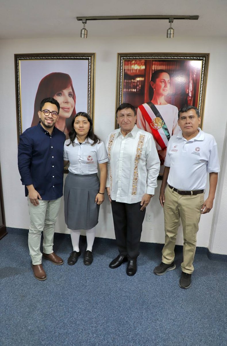 RECONOCIMIENTO A GANADORA DE OLIMPIADA DE QUÍMICA