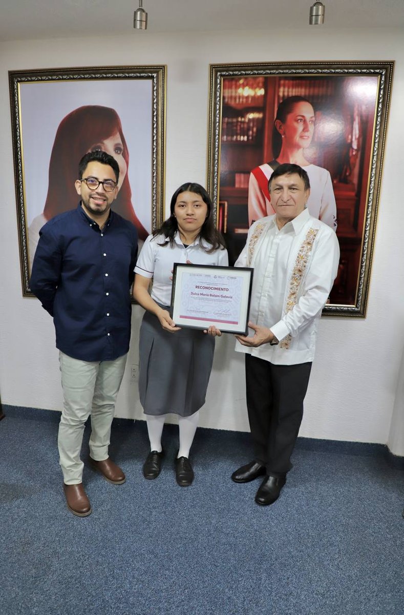 RECONOCIMIENTO A GANADORA DE OLIMPIADA DE QUÍMICA